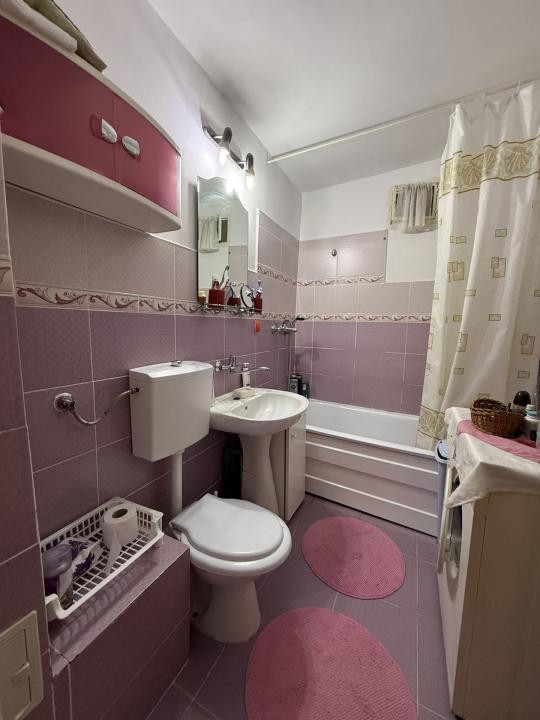 Apartament 3 camere, 68 mp utili + balcon, mobilat si utilat - Soarelui