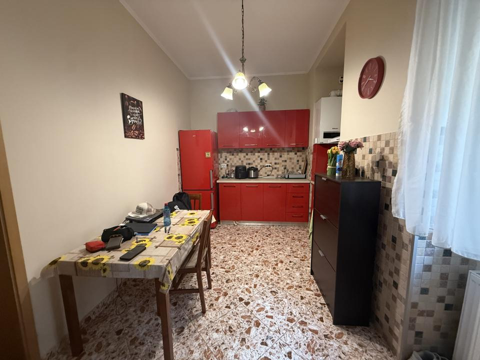 Apartament spatios cu o camera, 40 mp utili, parter - Traian