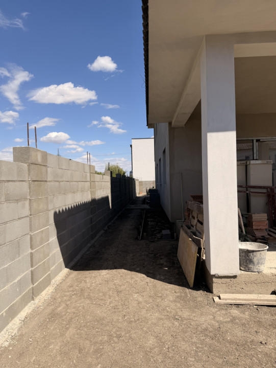Duplex 4 camere, 125 mp utili, 350 mp teren, terasa 10mp - Giarmata Vii