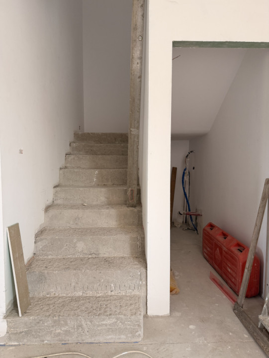 Duplex 4 camere, 125 mp utili, 350 mp teren, terasa 10mp - Giarmata Vii