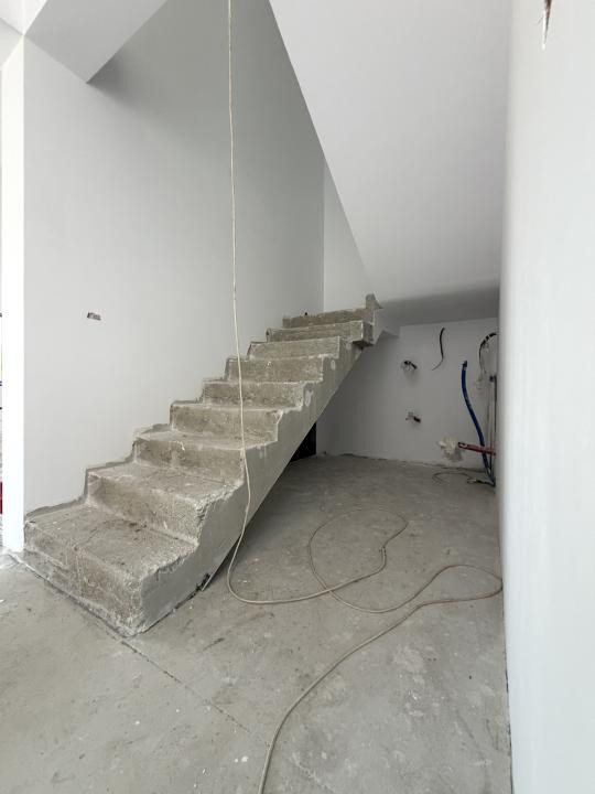 Duplex 4 camere, 125mp utili, 350mp teren, terasa 10mp - Giarmata vii