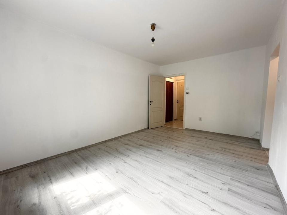 Apartament renovat 2 camere - Calea Sagului