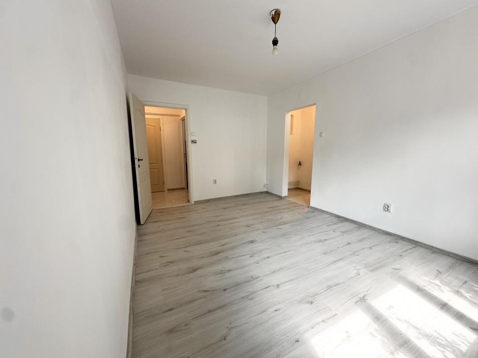 Apartament renovat 2 camere - Calea Sagului