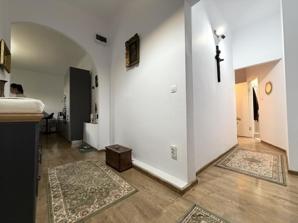 Apartament 2 camere, 67mp utili, etaj 3, renovat complet-Ultracentral