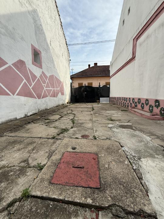 Casa 4 camere, 2 bai, 2 bucatarii, 130 mp utili, 902 teren - Bogdanestilor