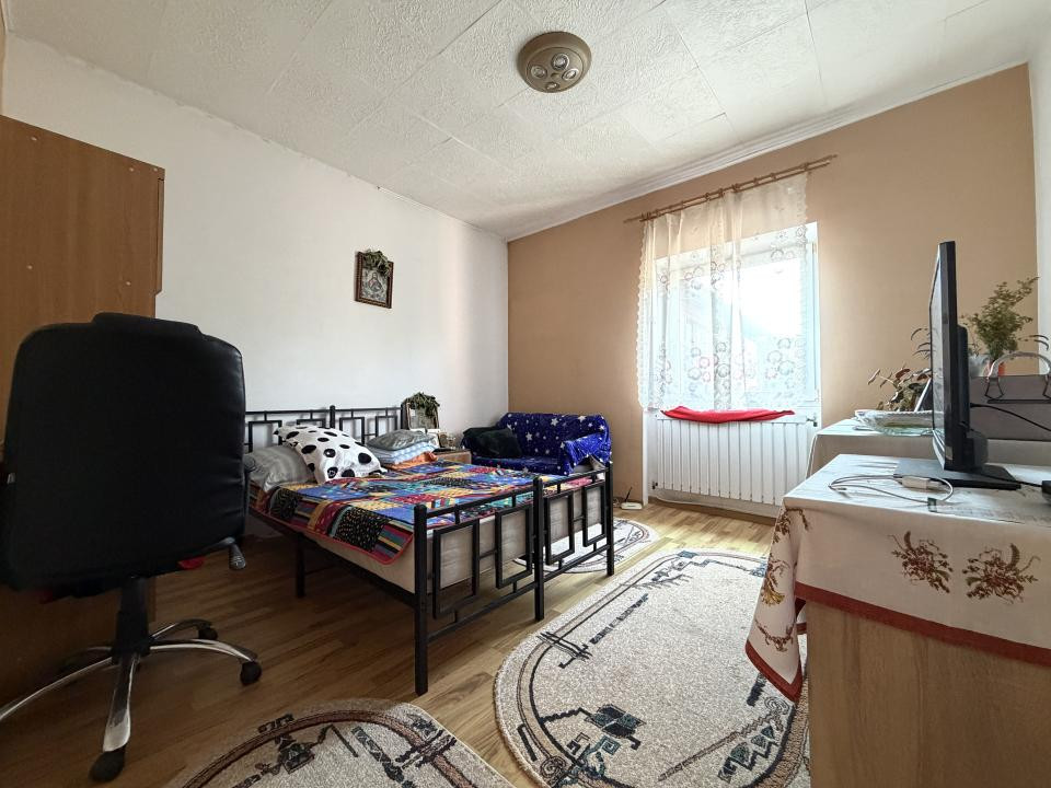 Casa individuala 6 camere, 165 mp utili, 641 mp teren - Ghiroda 