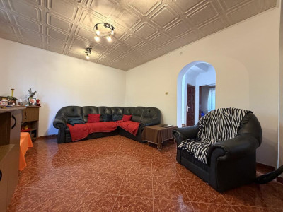 Casa individuala 6 camere, 165 mp utili, 641 mp teren - Ghiroda 