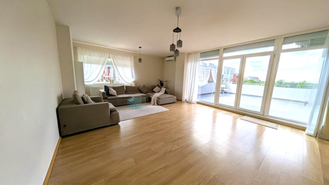 Penthouse 3 Camere, 2 bai, decomandat, 100 mp utili - Zona Aradului