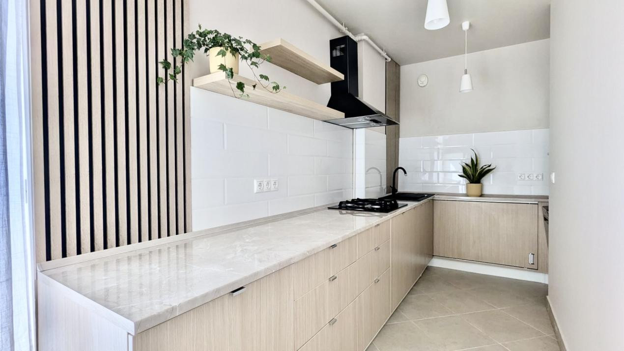 Penthouse 3 Camere, 2 bai, decomandat, 100 mp utili - Zona Aradului