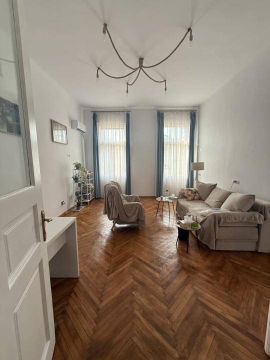 Apartament deosebit, 47 mp utili + balcon 5 mp, etaj 1 - Piata Sinaia