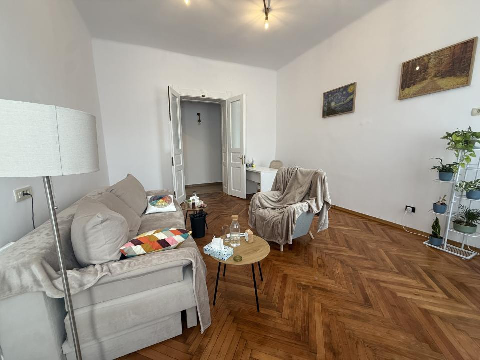 Apartament deosebit, 47 mp utili + balcon 5 mp, etaj 1 - Piata Sinaia