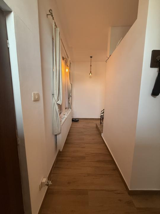Apartament deosebit, 47 mp utili + balcon 5 mp, etaj 1 - Piata Sinaia