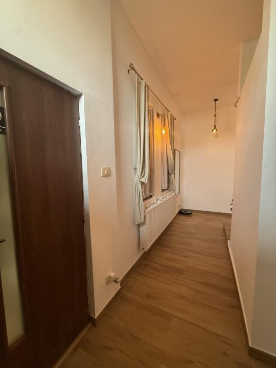 Apartament deosebit, 47 mp utili + balcon 5 mp, etaj 1 - Piata Sinaia