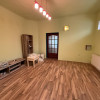 Apartament la curte comuna, 2 camere, 48 mp utili si teren comun 550 mp - Mehala