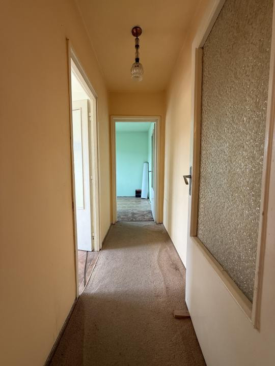Apartament 3 camere, etaj 3, semidecomandat, centrala, P-ta Doina