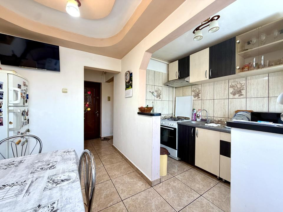 Apartament 4 camere, mobilat/utilat cu boxa in CF - zona Dacia