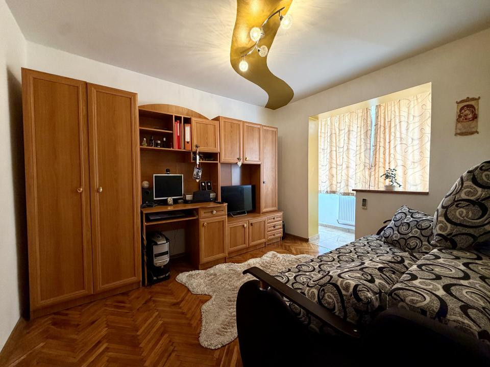 Apartament 4 camere, mobilat/utilat cu boxa in CF - zona Dacia