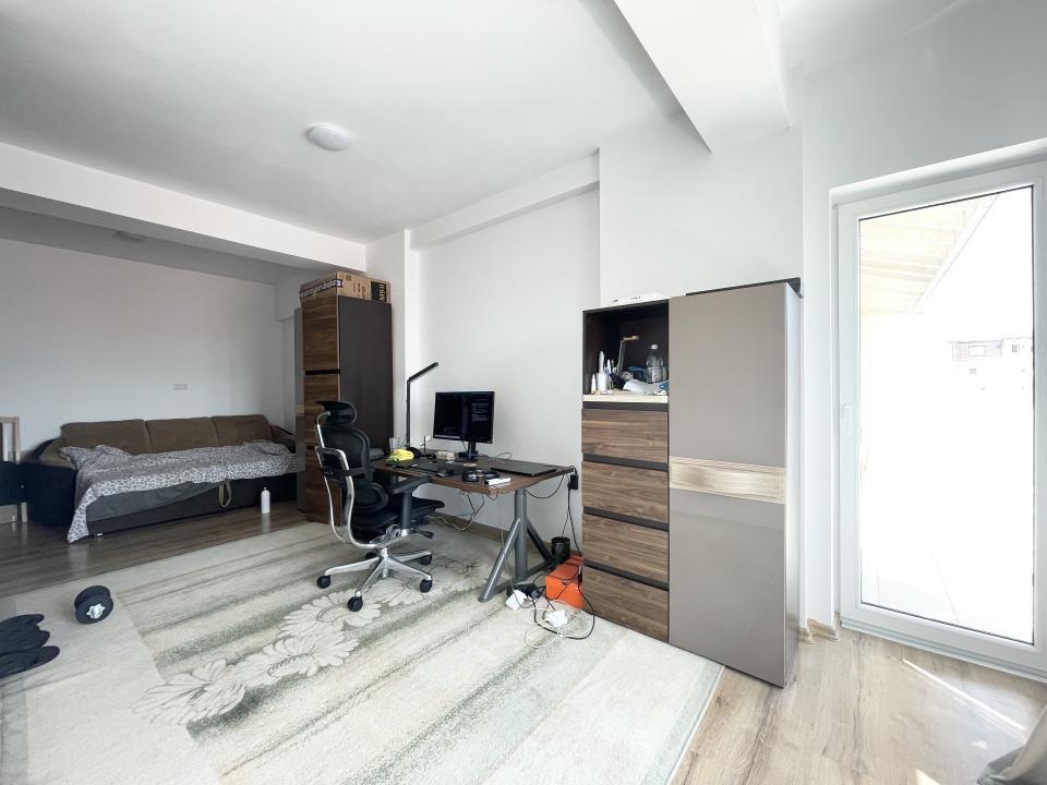 Apartament o camera, bloc nou - Girocului