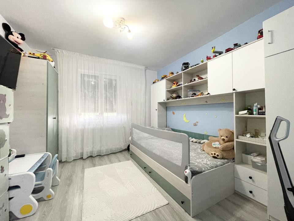 Apartament 3 camere, decomandat - Calea Urseni
