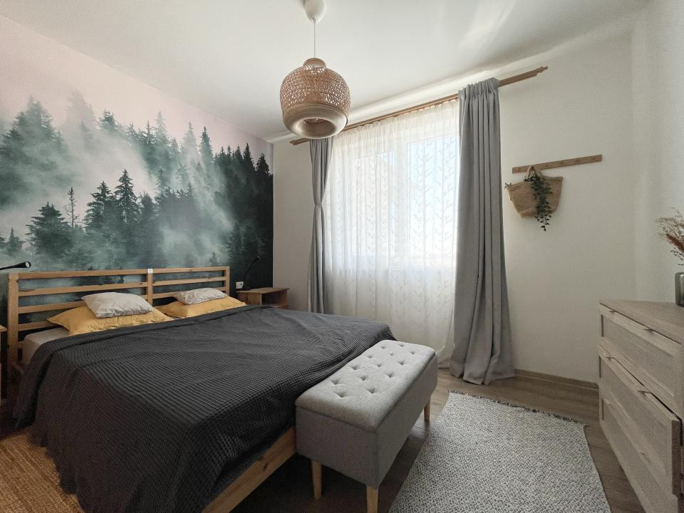 Triplex pe colt, 90 mp utili, mobilat, utilat - Mosnita Veche
