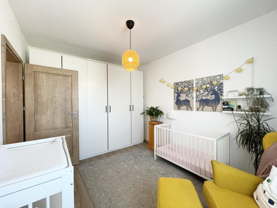 Triplex pe colt, 90 mp utili, mobilat, utilat - Mosnita Veche