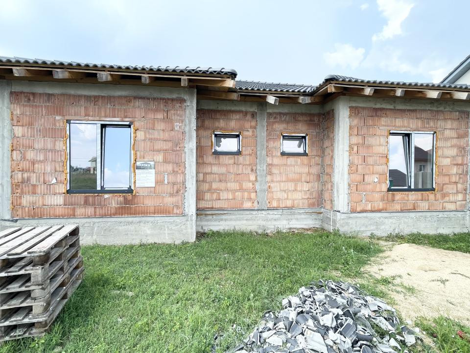 Duplex 3 camere 80mp, toate utilitatile - Mosnita