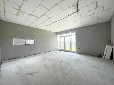 Duplex 3 camere 80mp, toate utilitatile - Mosnita
