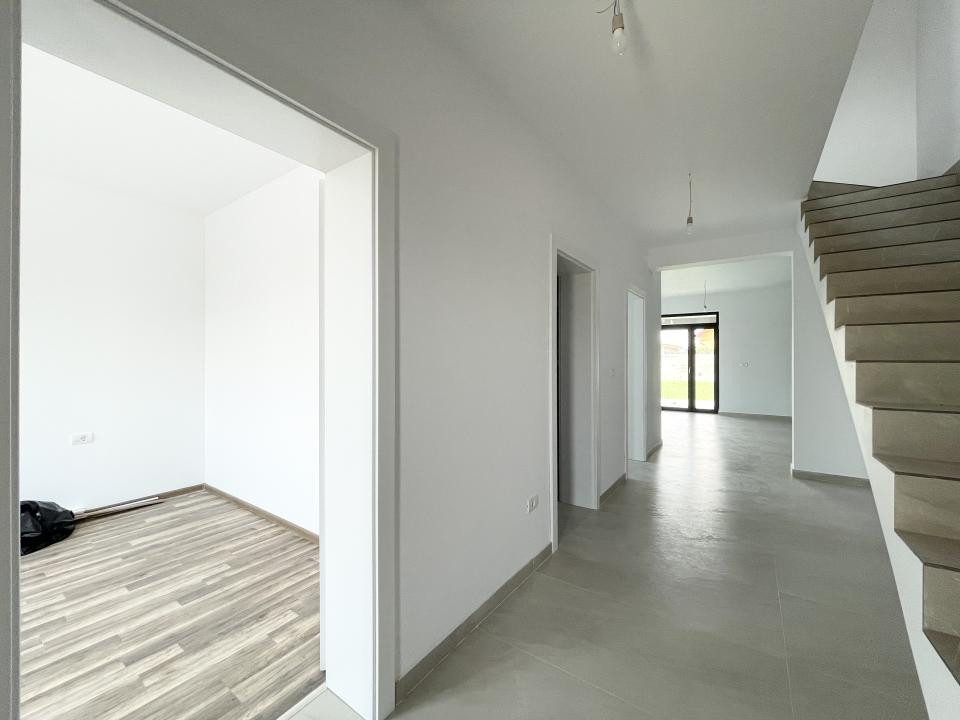 Duplex 4 camere, 131 mp - Mosnita Veche COMISION 0%