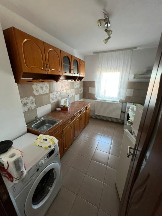  DE INCHIRIAT Apartament 2 camere, 52 mp, etaj 3 - Spitalul Judetean