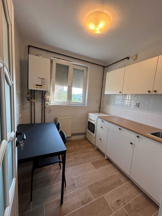  DE INCHIRIAT Apartament 2 camere, 55 mp, etaj 2 - Circumvalatiunii