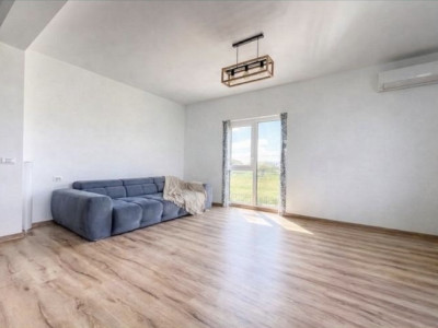 Apartament o camera, 37 mp utili, etaj 1 - Zona Torontalului