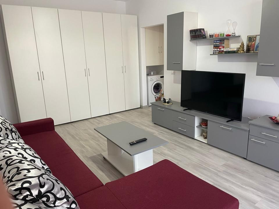  DE INCHIRIAT Apartament 2 camere, 55 mp, etaj 1 - zona Girocului