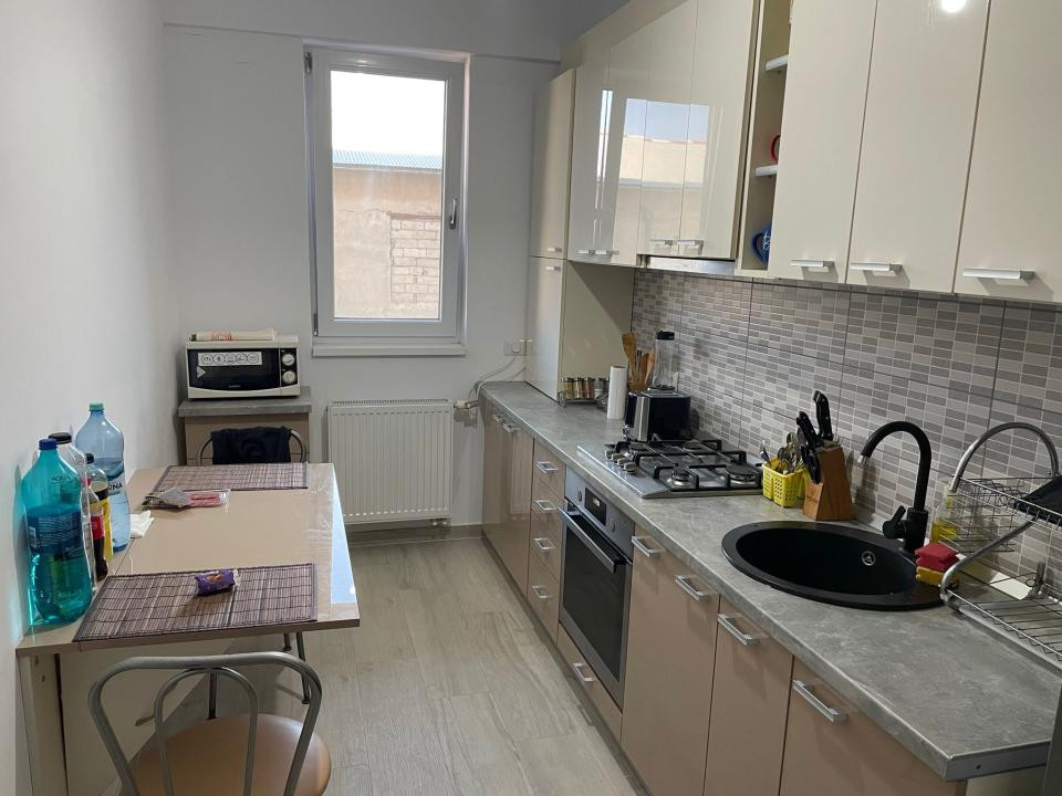  DE INCHIRIAT Apartament 2 camere, 55 mp, etaj 1 - zona Girocului