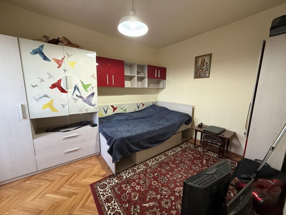 Apartament cu 2 camere, etaj 3, 42 mp utili, cu balcon si boxa - Girocului