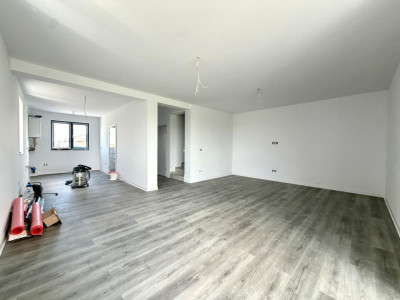 Duplex modern, 4 camere, 106 mp utili, 375 mp teren - Sacalaz