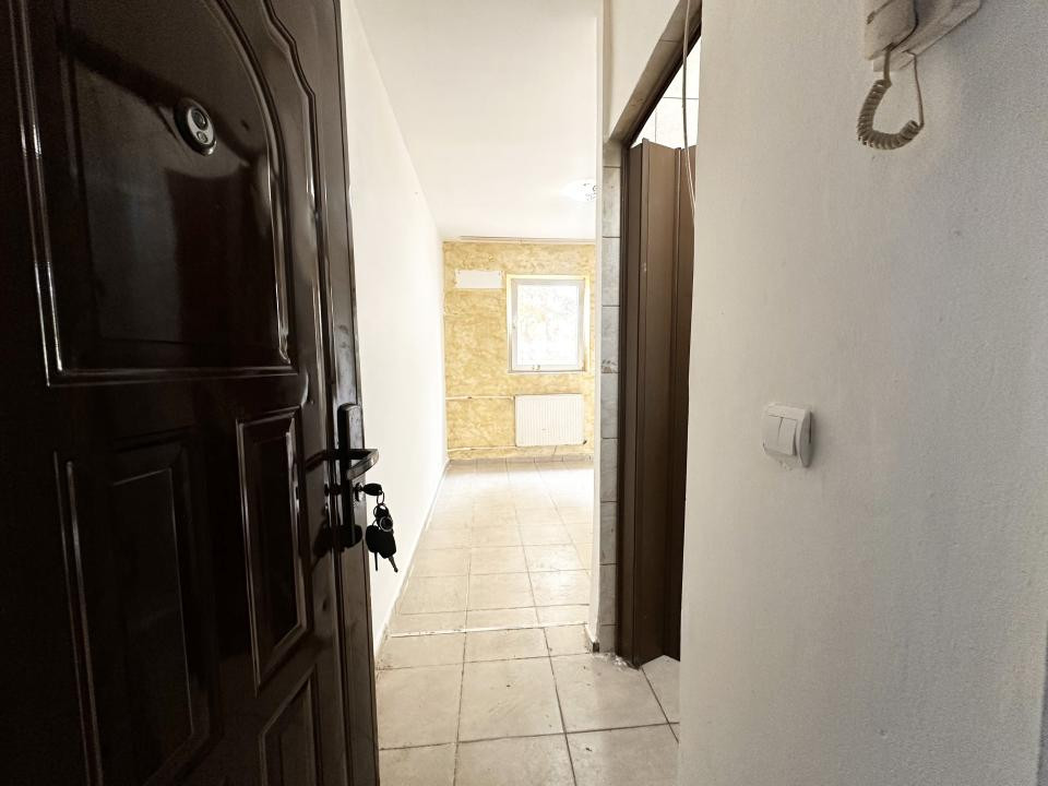 Garsoniera la parter - Dambovita