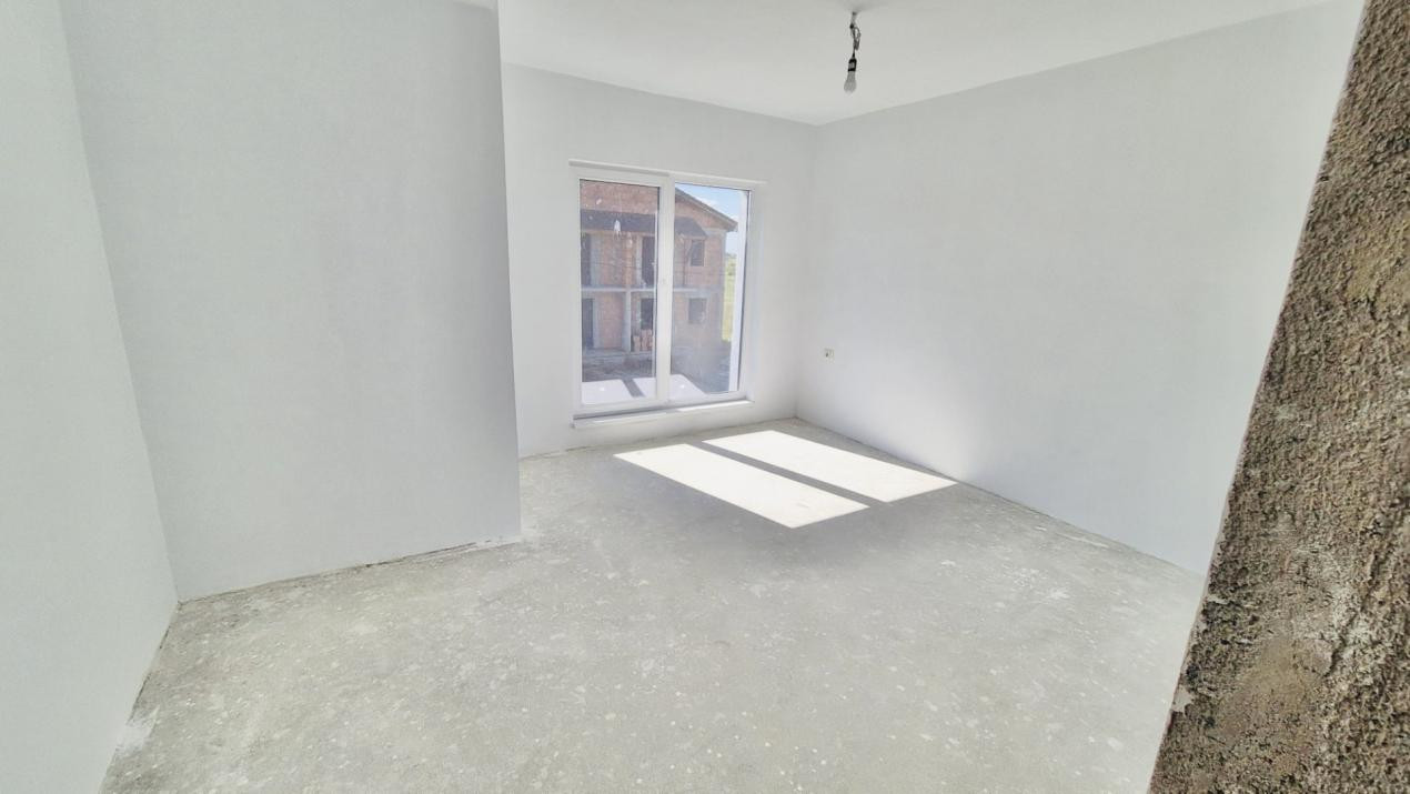 Duplex 4 camere, 110mp utili, 290mp teren in Giroc