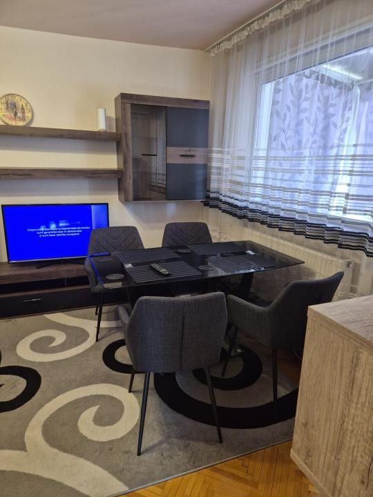  DE INCHIRIAT Apartament 3 camere, 70 mp - zona Cetatii