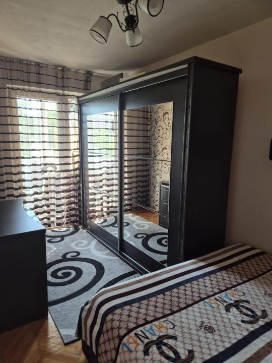  DE INCHIRIAT Apartament 3 camere, 70 mp - zona Cetatii