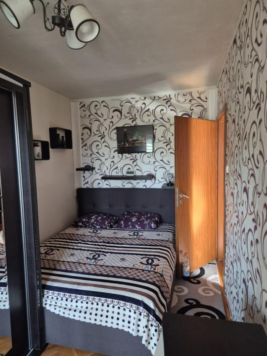  DE INCHIRIAT Apartament 3 camere, 70 mp - zona Cetatii