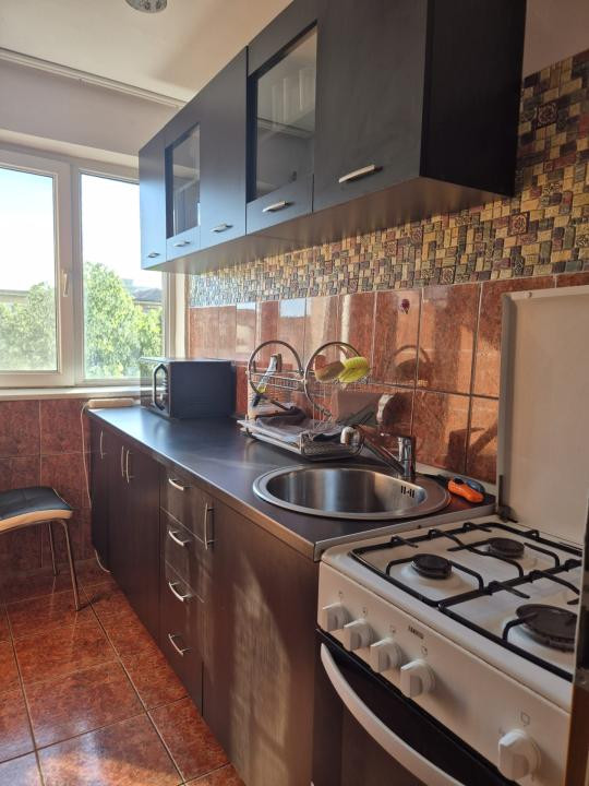  DE INCHIRIAT Apartament 3 camere, 70 mp - zona Cetatii