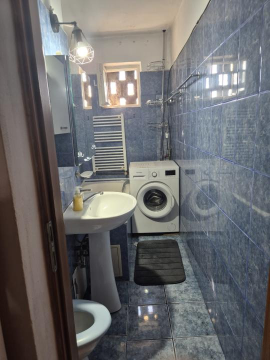  DE INCHIRIAT Apartament 3 camere, 70 mp - zona Cetatii