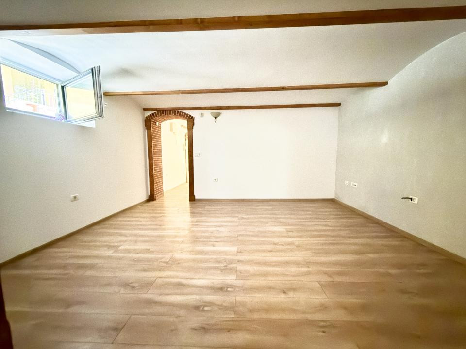 Apartament 7 camere, 3 bai, parter, 156 mp utili - Zona Iosefin