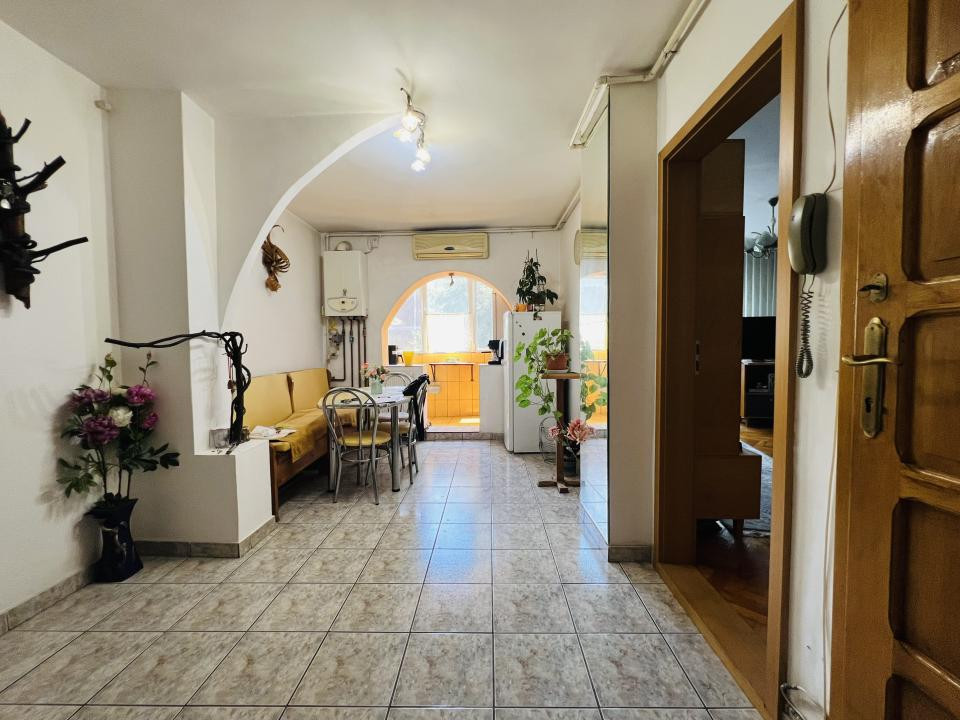 Apartament 3 camere, et 3, boxa- zona Torontalului Timișoara 