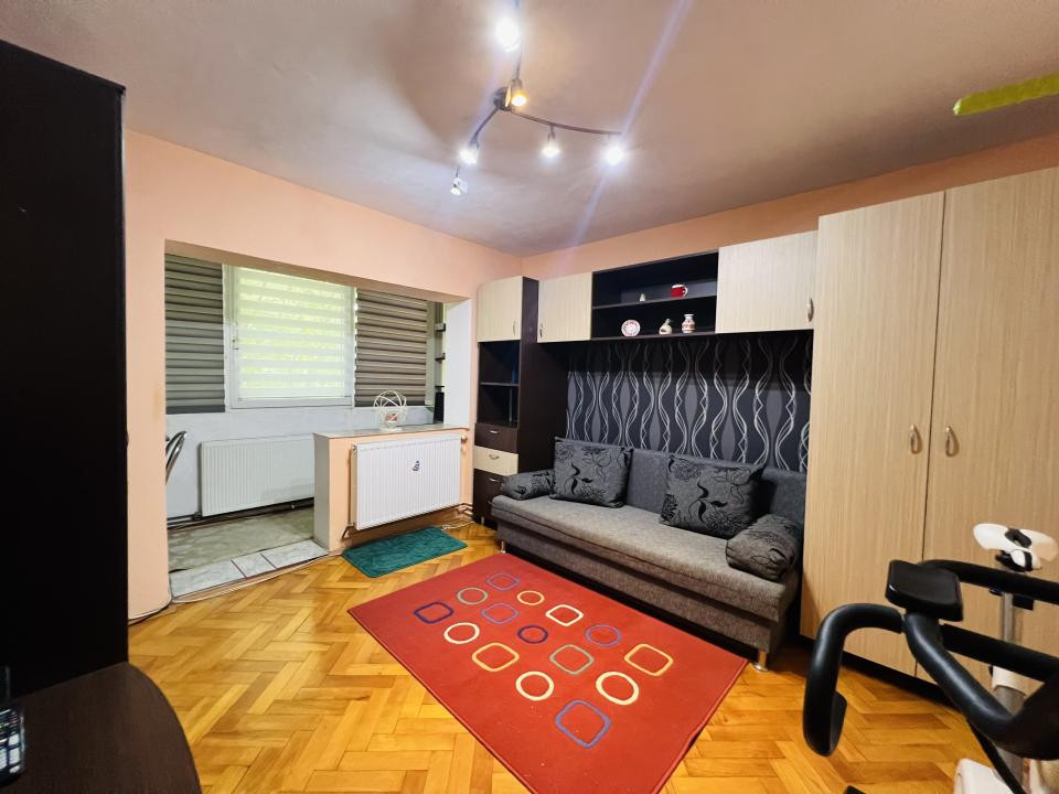 Apartament 3 camere, et 3, boxa- zona Torontalului Timișoara 