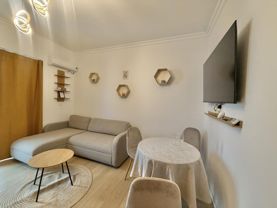 Apartament 2 camere, etaj 2, mobilat modern, zona Hotel IQ-Giroc 