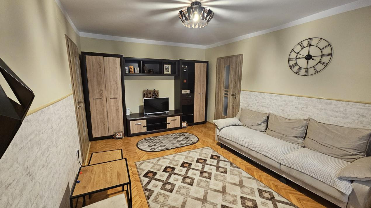  DE INCHIRIAT Apartament 3 camere, 67mp, etaj 2 - zona Girocului