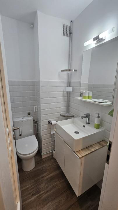  DE INCHIRIAT Apartament 3 camere, 67mp, etaj 2 - zona Girocului