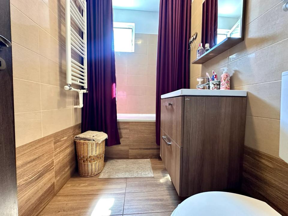  DE INCHIRIAT Apartament 2 camere, 54mp, decomandat - zona Dambovita