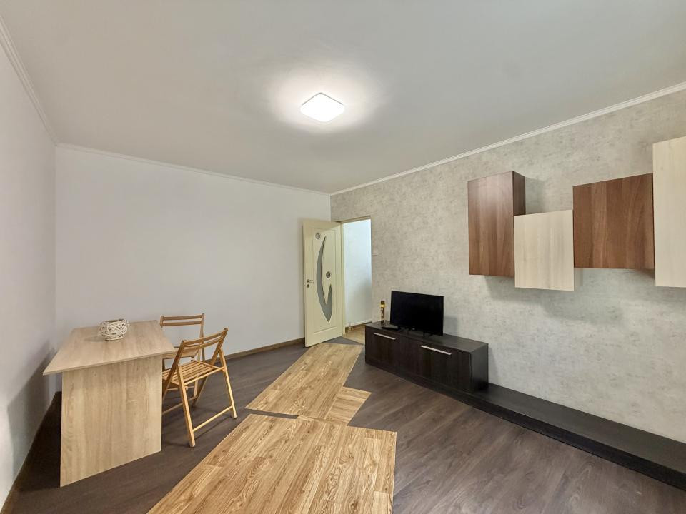 Apartament 2 camere, parter, renovat, zona Girocului